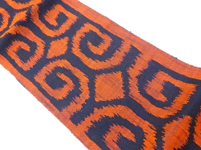 リサイクル　手織り真綿紬菱に渦巻き模様織出し名古屋帯